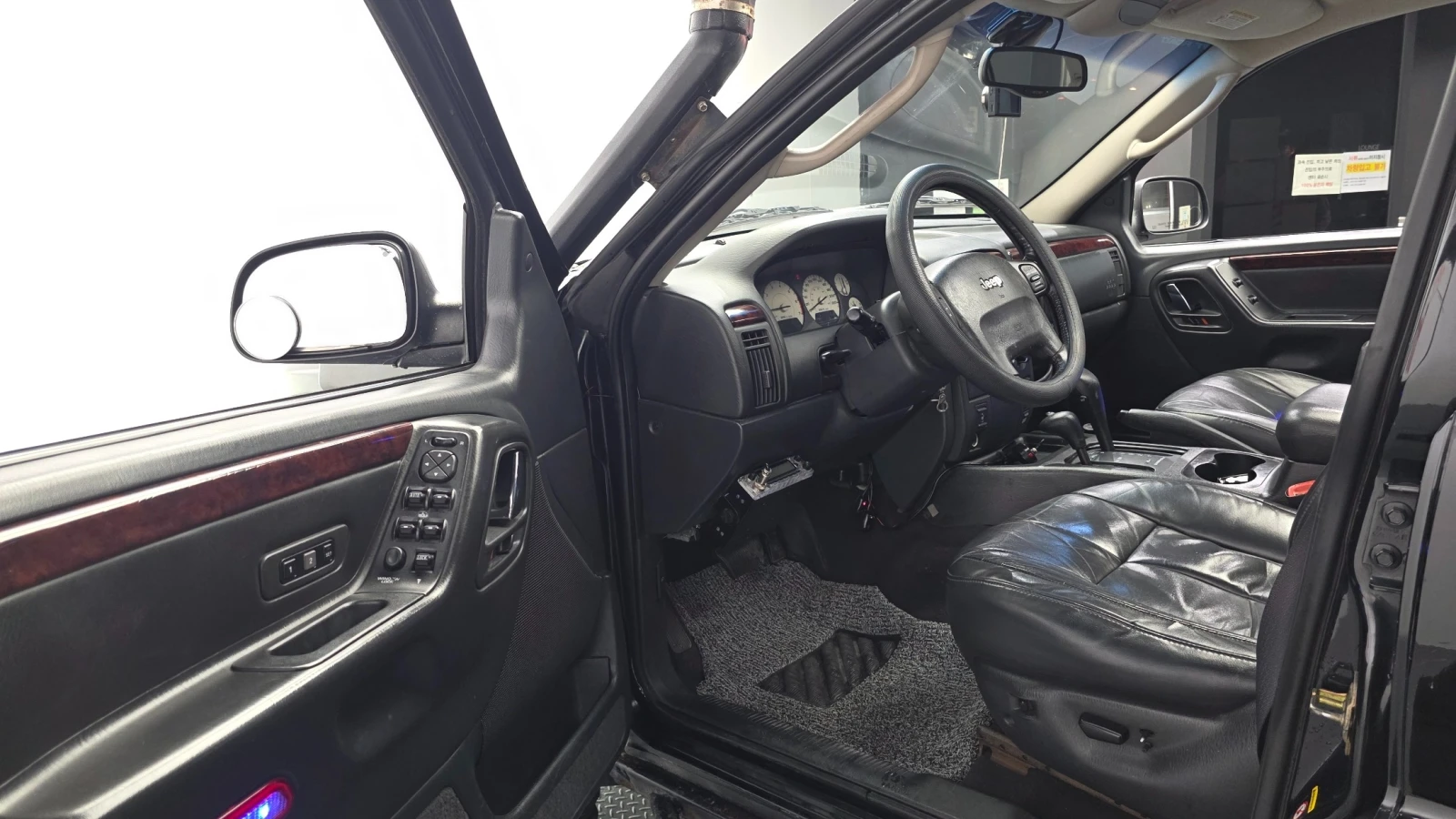 Jeep Grand cherokee 4, 7 Limited OFF Road , снимка 9 - Автомобили и джипове - 56315681