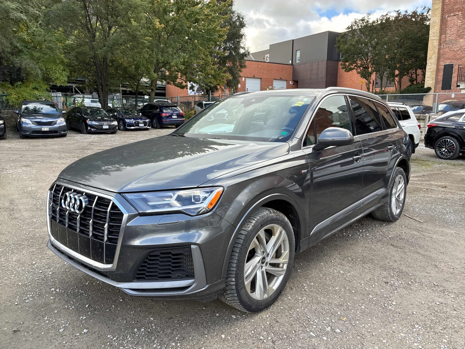 Audi Q7 Komfort / Carfax / Лизинг
