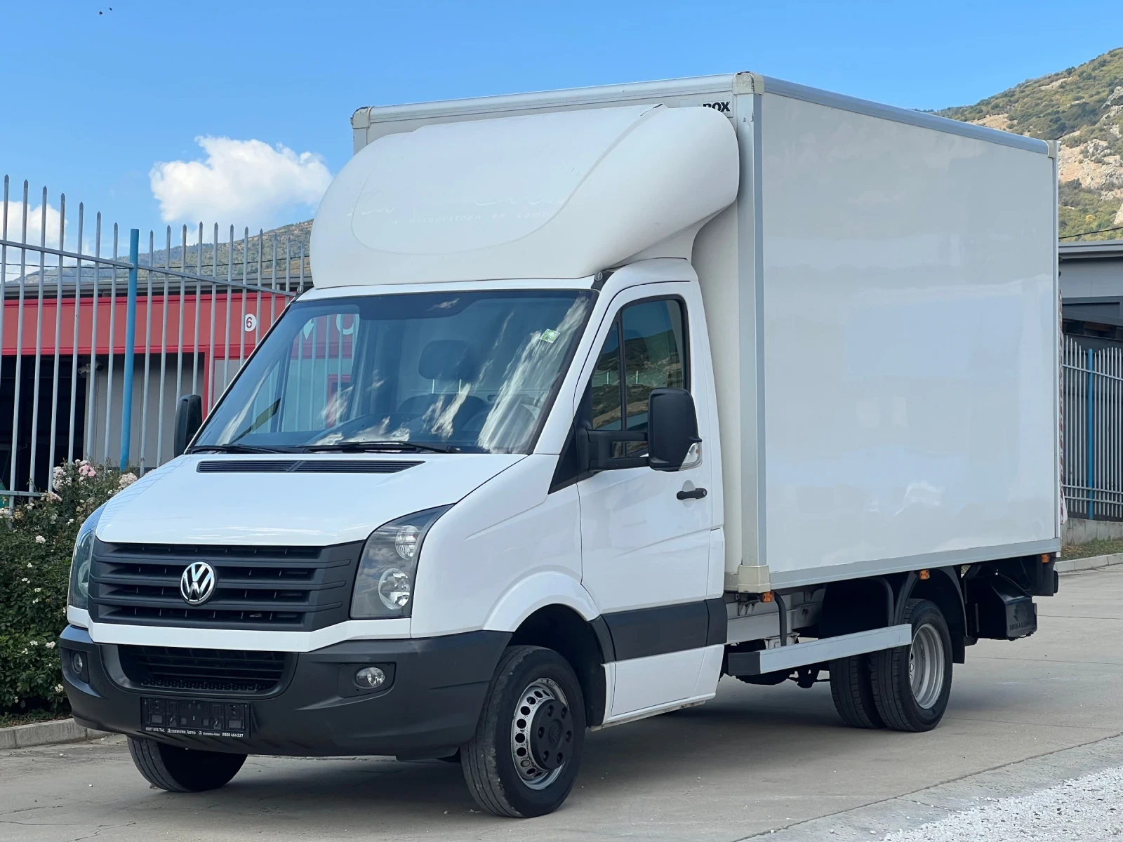 VW Crafter Фургон+ борд / Двойна гума / Б категория / Нов! - изображение 3