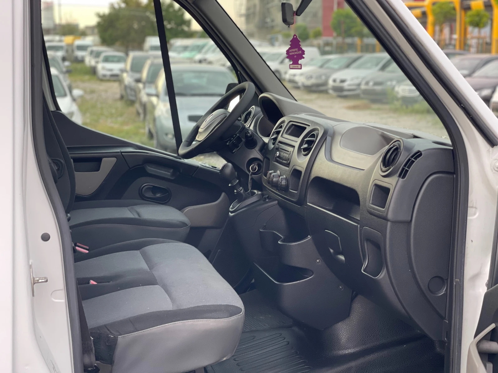 Renault Master 2.3DCi 6+ 1 - изображение 10