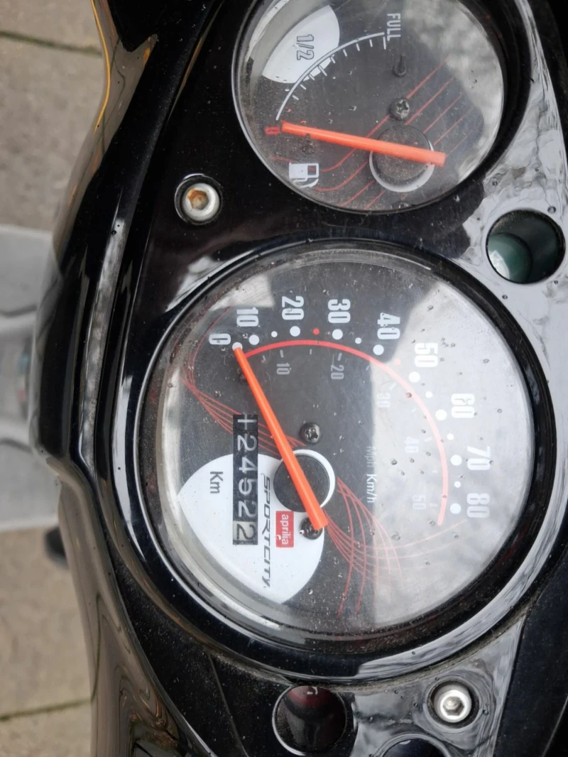 Aprilia 50 Sportcity one 50, снимка 9 - Мотоциклети и мототехника - 52566066