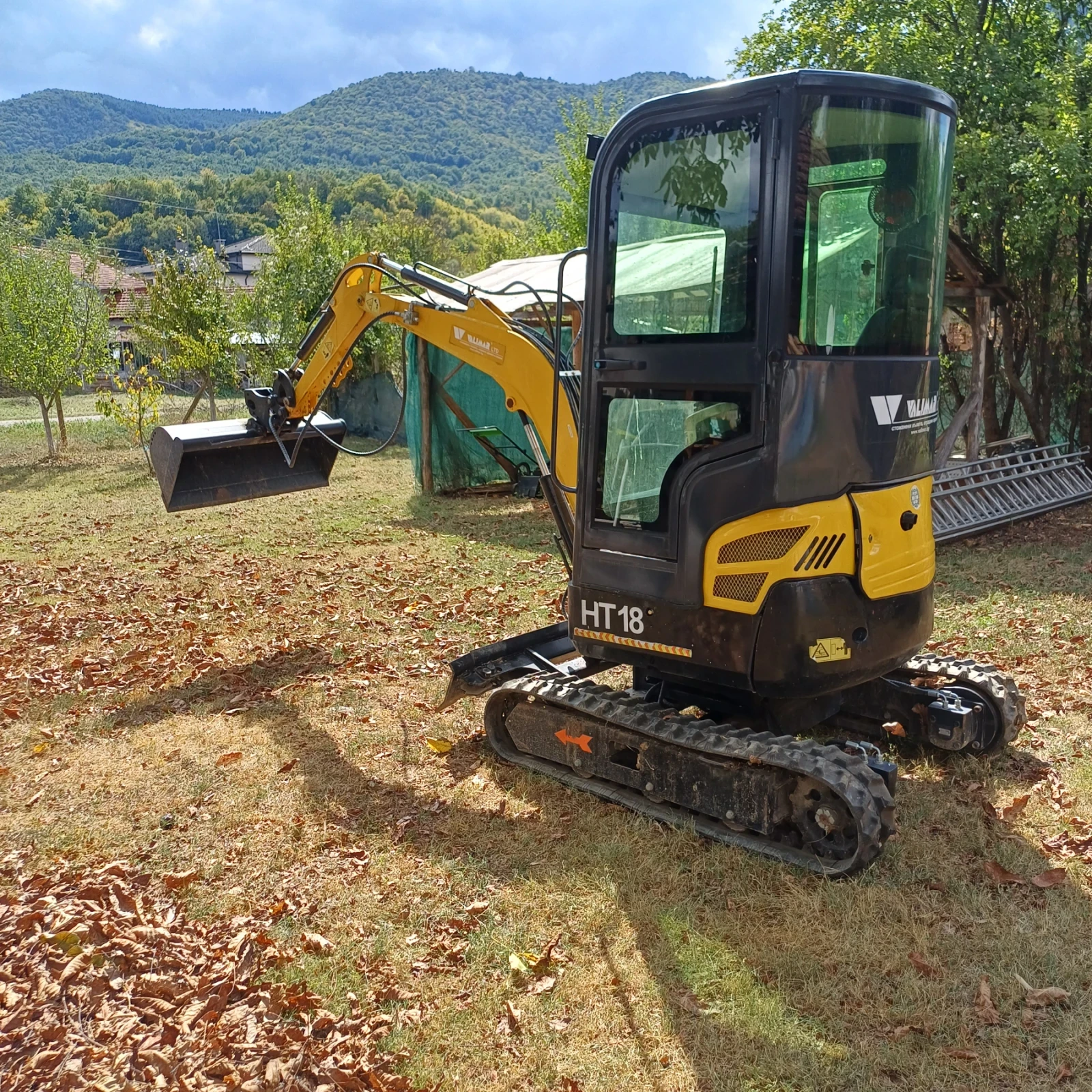 Багер Kubota D772