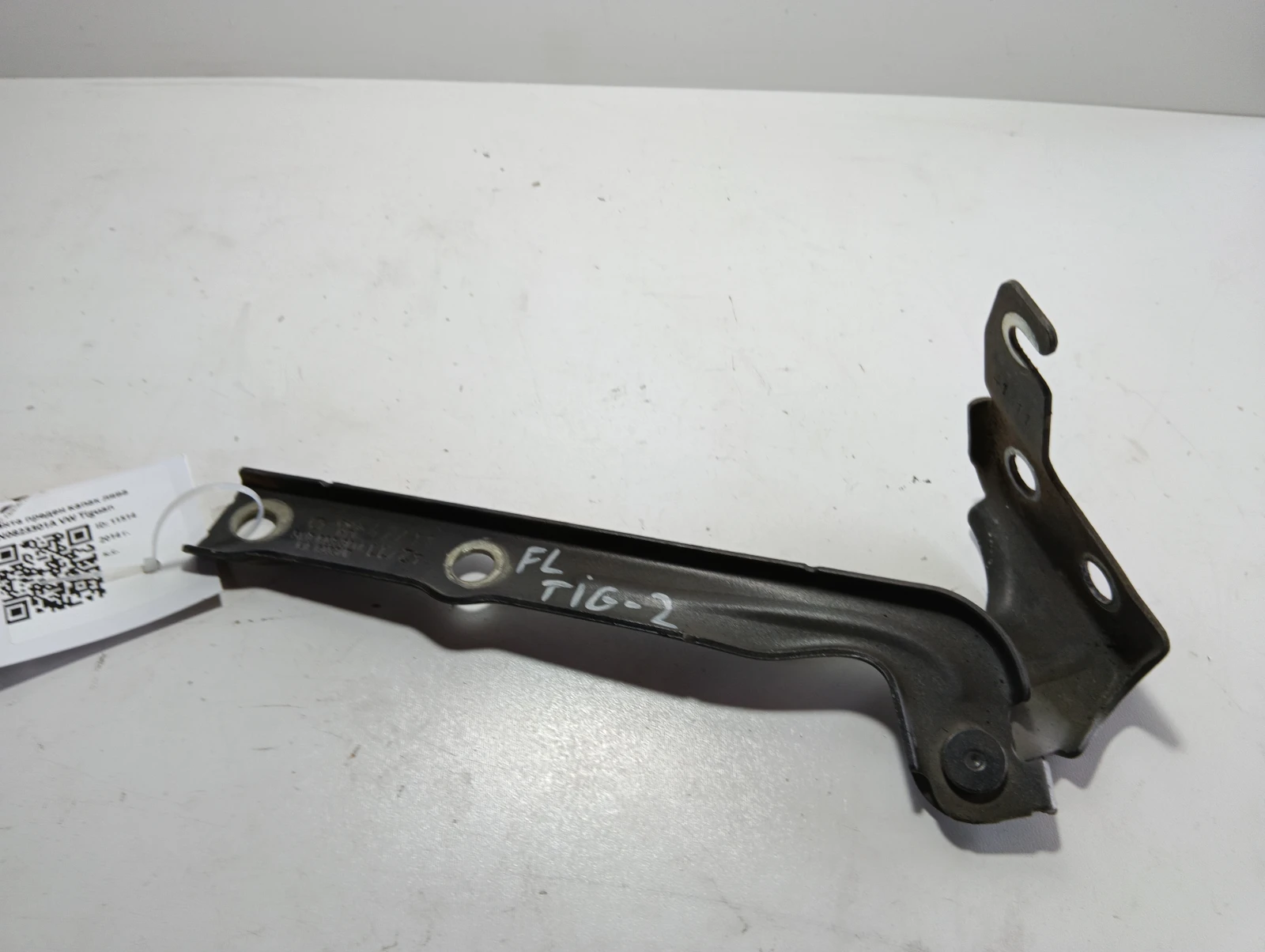 панта преден капак лява 5N0823301A VW Tiguan