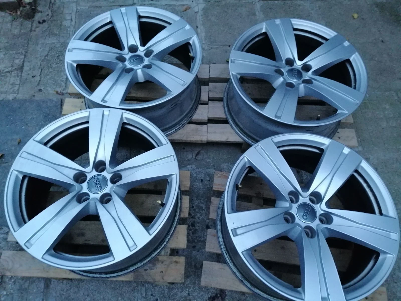 Джанти за Audi, снимка 2 - Гуми и джанти - 54103352