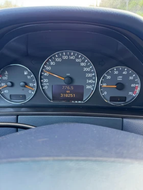 Mercedes-Benz E 200, снимка 17