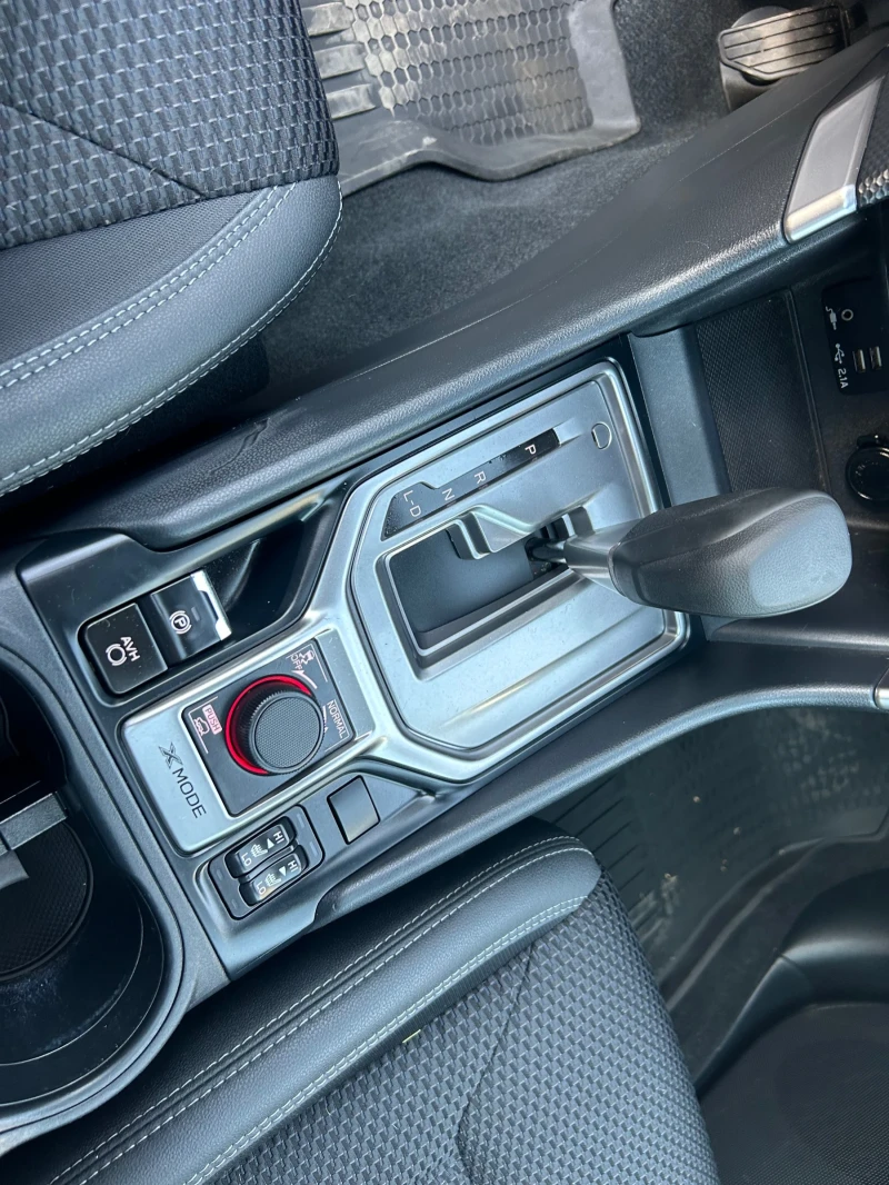 Subaru Forester 4x4 Premium Сервизна История, снимка 14 - Автомобили и джипове - 51635236