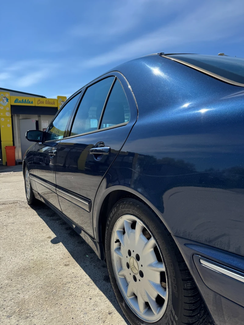 Mercedes-Benz E 200, снимка 4 - Автомобили и джипове - 52031144