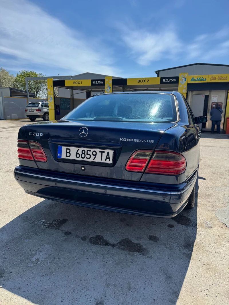 Mercedes-Benz E 200, снимка 3 - Автомобили и джипове - 52031144