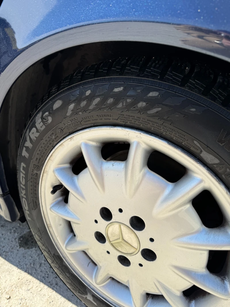 Mercedes-Benz E 200, снимка 5 - Автомобили и джипове - 52031144