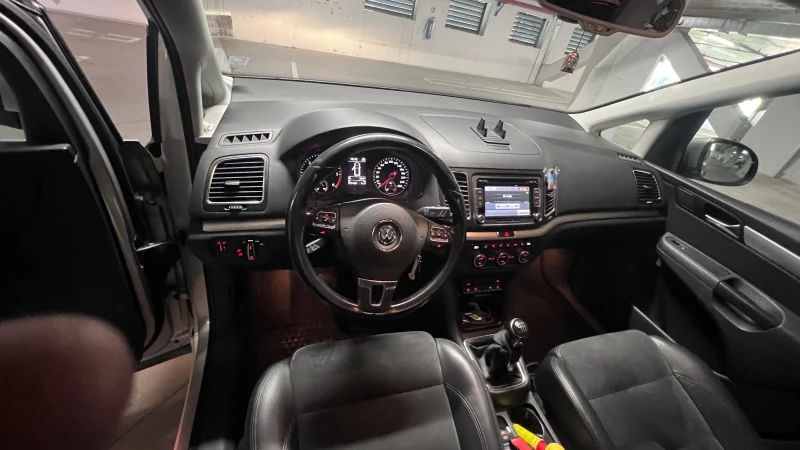 VW Sharan, снимка 12 - Автомобили и джипове - 52792290