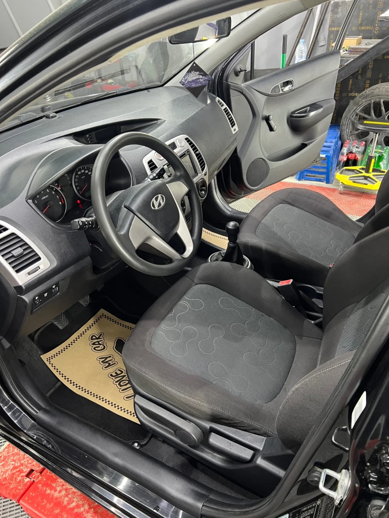 Hyundai I20 1.25i, снимка 12 - Автомобили и джипове - 52893358