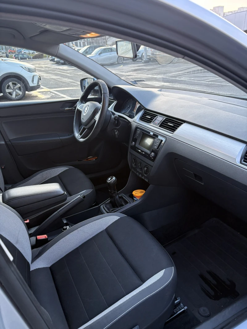 Skoda Rapid Ambition 1.6 TDI-CR 81 kW, снимка 10 - Автомобили и джипове - 53349569