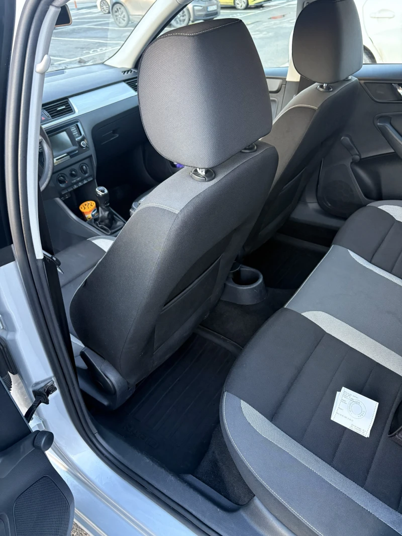 Skoda Rapid Ambition 1.6 TDI-CR 81 kW, снимка 8 - Автомобили и джипове - 53349569