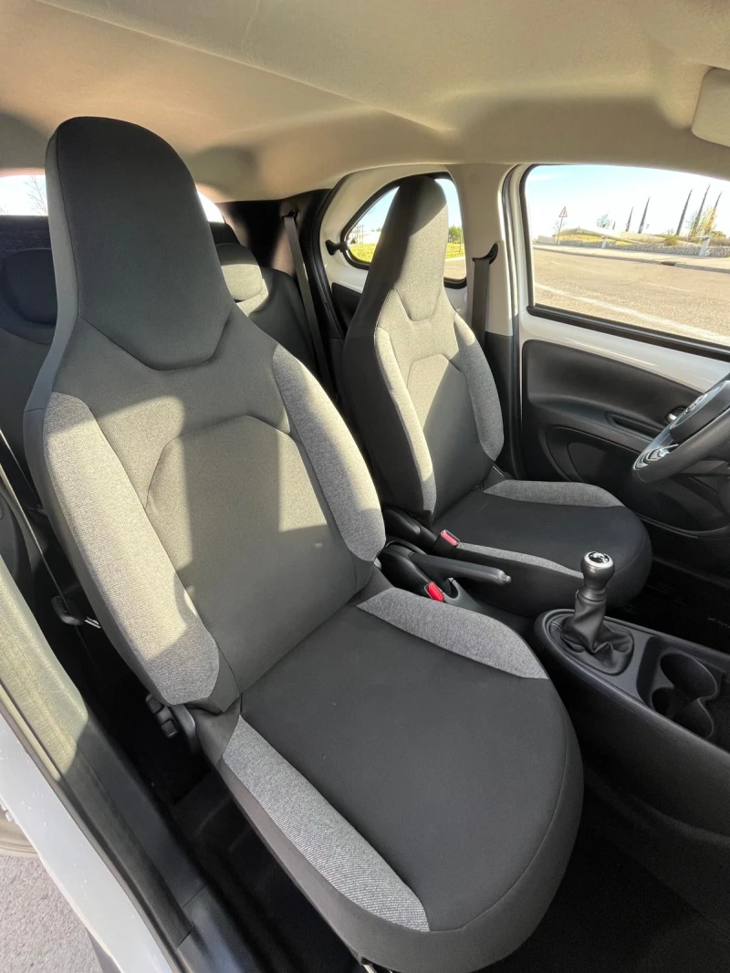 Toyota Aygo Aygo X 1.0 VVT-i 72ch Dynamic, снимка 6 - Автомобили и джипове - 53402989