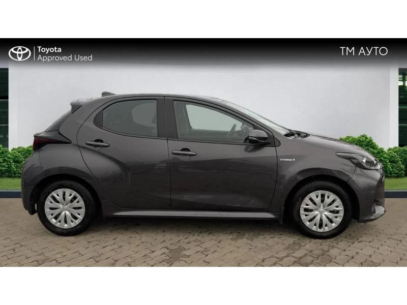 Toyota Yaris 1.5HSD Light, снимка 17 - Автомобили и джипове - 48674007