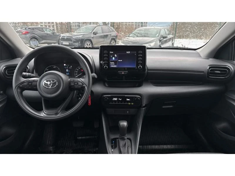 Toyota Yaris 1.5HSD Light, снимка 8 - Автомобили и джипове - 48674007