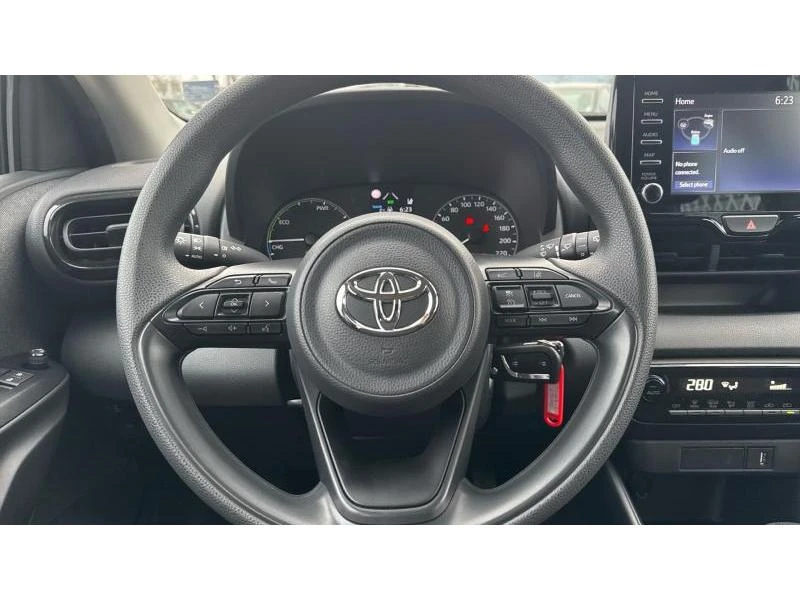 Toyota Yaris 1.5HSD Light, снимка 13 - Автомобили и джипове - 48674007