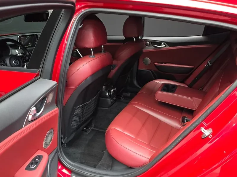 Kia Stinger 3.3 Turbo Awd GT - САМО 30% АВАНС, снимка 11 - Автомобили и джипове - 55888079