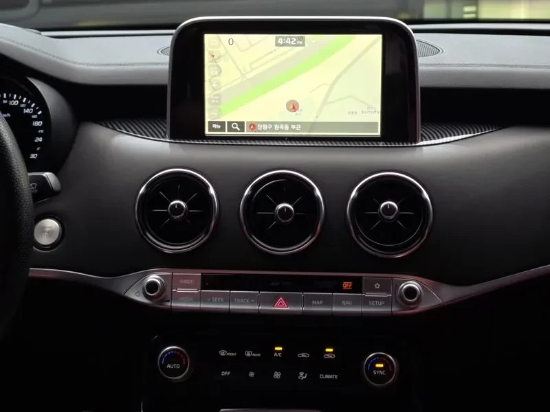 Kia Stinger 3.3 Turbo Awd GT - САМО 30% АВАНС, снимка 14 - Автомобили и джипове - 55888079