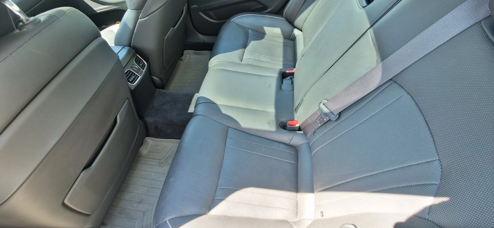 Hyundai Genesis | Mobile.bg   13