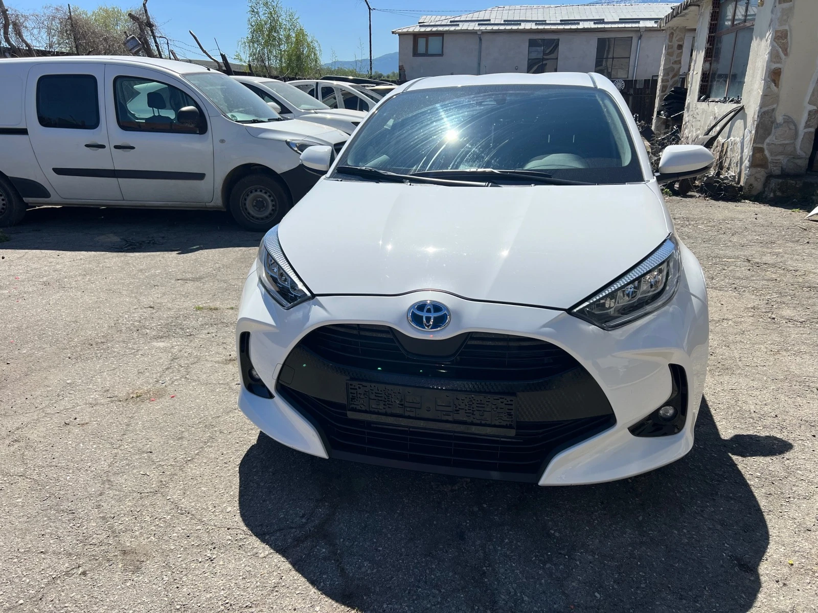 Toyota Yaris HYBRID 10000km - [1] 