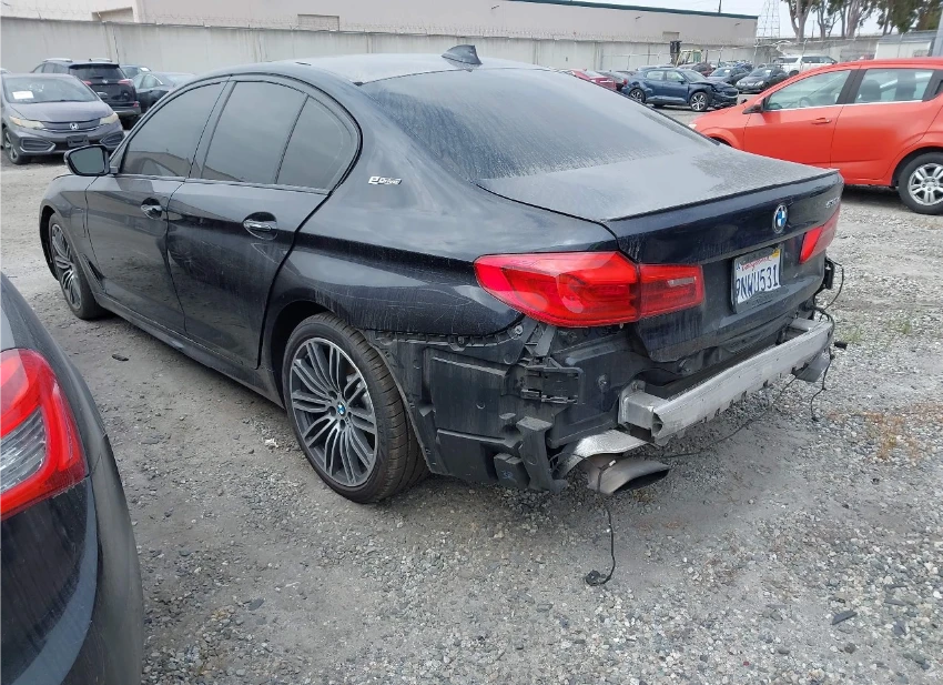 BMW 530 E iPerformance* M-Pack* Harman/Kardon* Head-Up*  - изображение 3