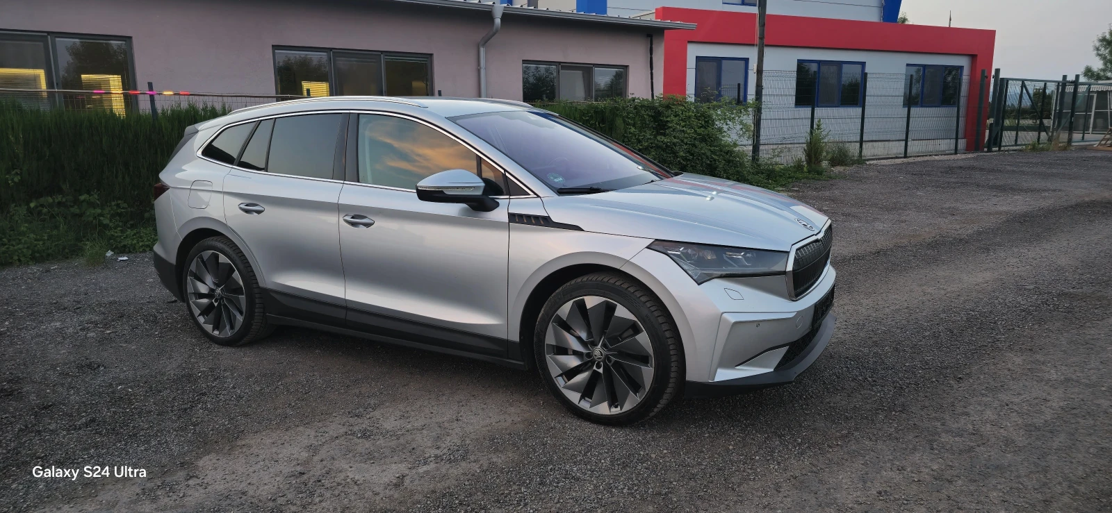 Skoda Enyaq 80IV* Термопомпа* Matrix LED фарове* SOH 92%* Koжа - изображение 3