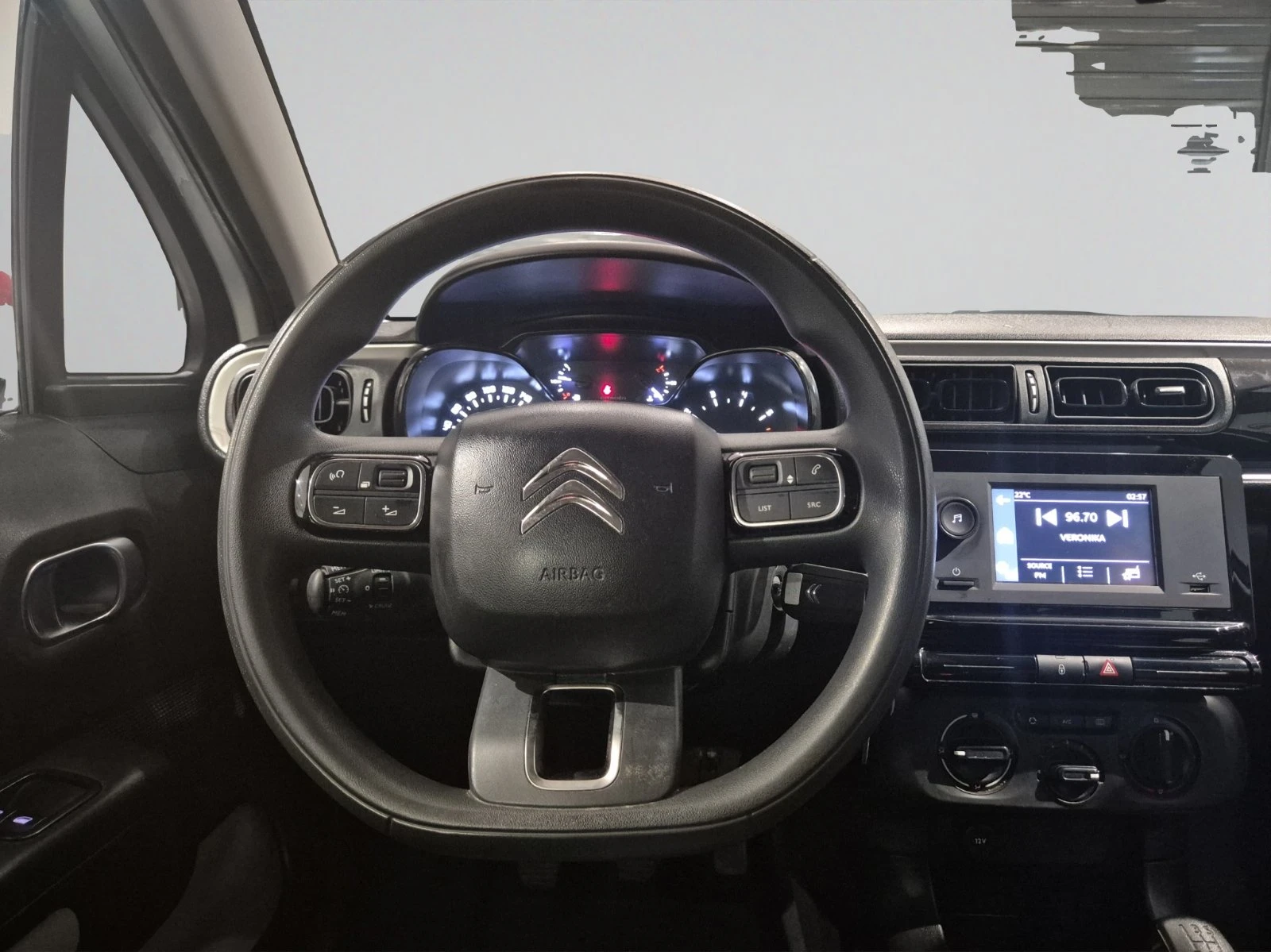 Citroen C3 FEEL PureTech 82 BVM5 - изображение 9