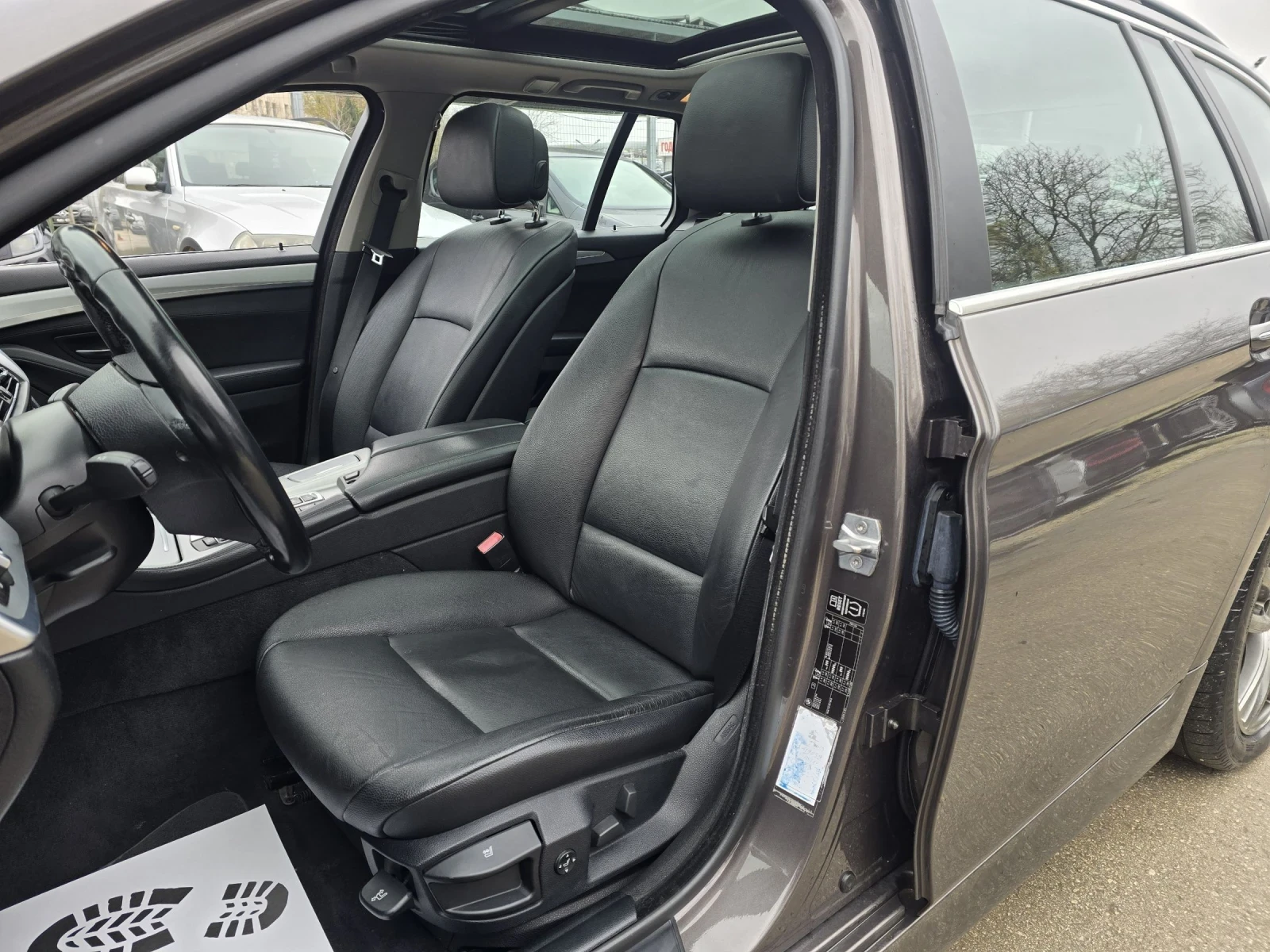 BMW 520 2.0D 184к.с Business Топ състояние  - изображение 9