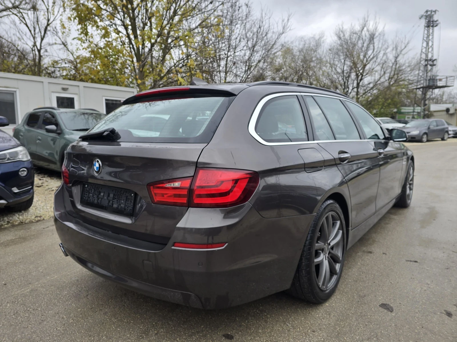 BMW 520 2.0D 184к.с Business Топ състояние  - изображение 3