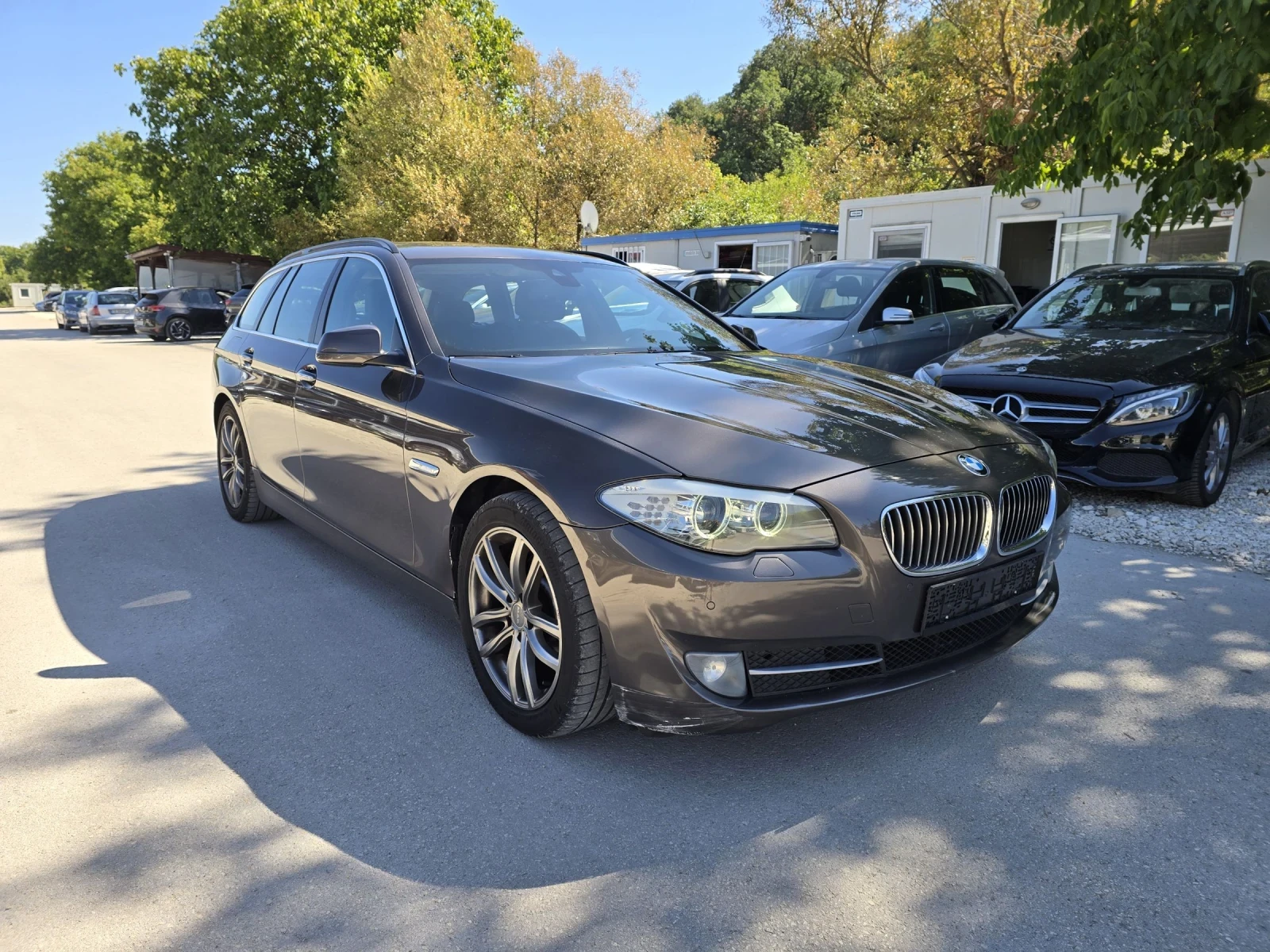 BMW 520 2.0D 184к.с Business Топ състояние  - изображение 2