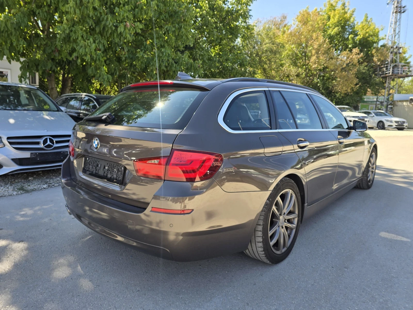 BMW 520 2.0D 184к.с Business Топ състояние  - изображение 3