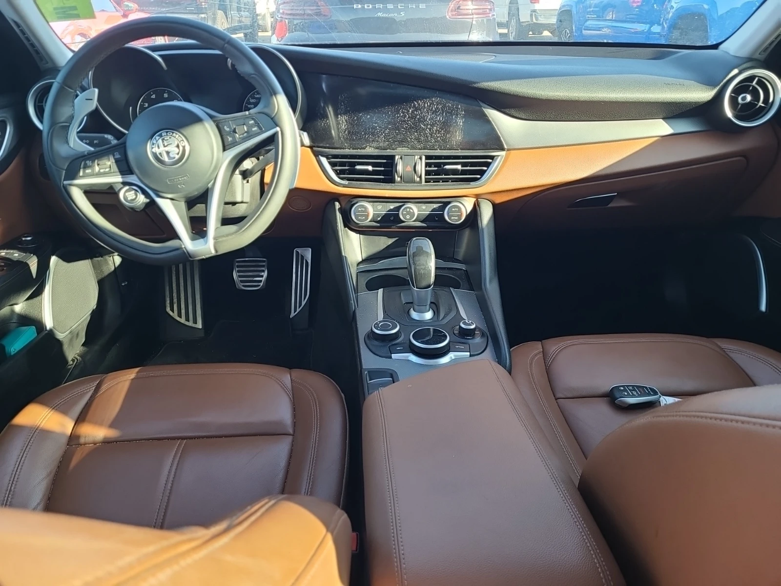 Alfa Romeo Giulia AWD * CARFAX * АвтоКредит * Цена до България*  - изображение 7
