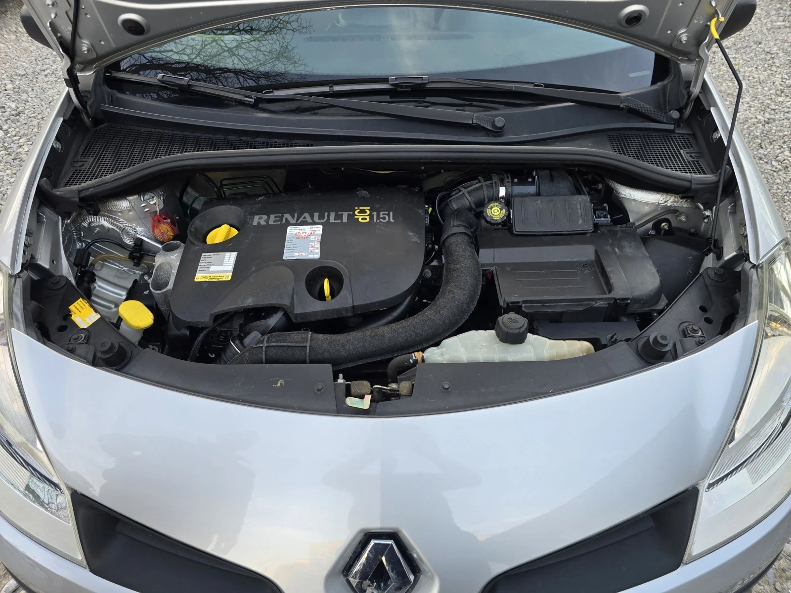 Renault Clio 1.5 DCI 137000KM, снимка 16 - Автомобили и джипове - 53503007