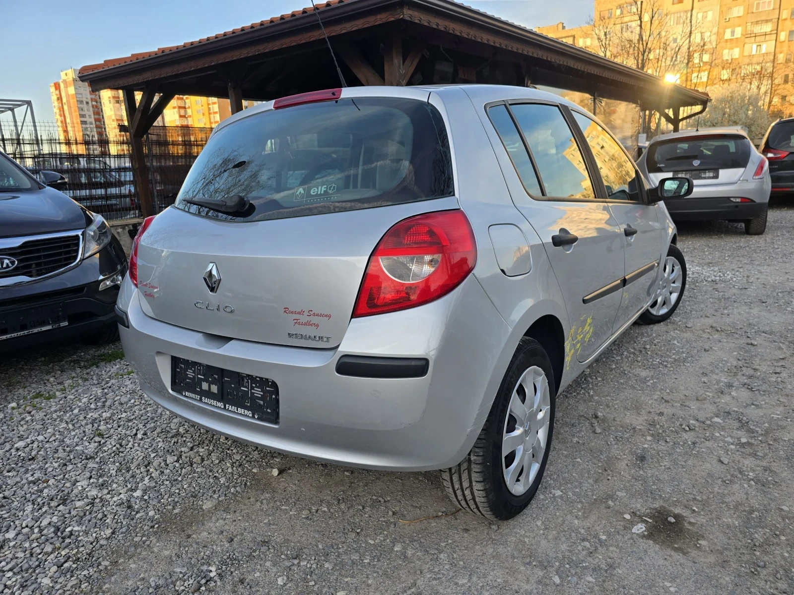 Renault Clio 1.5 DCI 137000KM, снимка 5 - Автомобили и джипове - 53503007