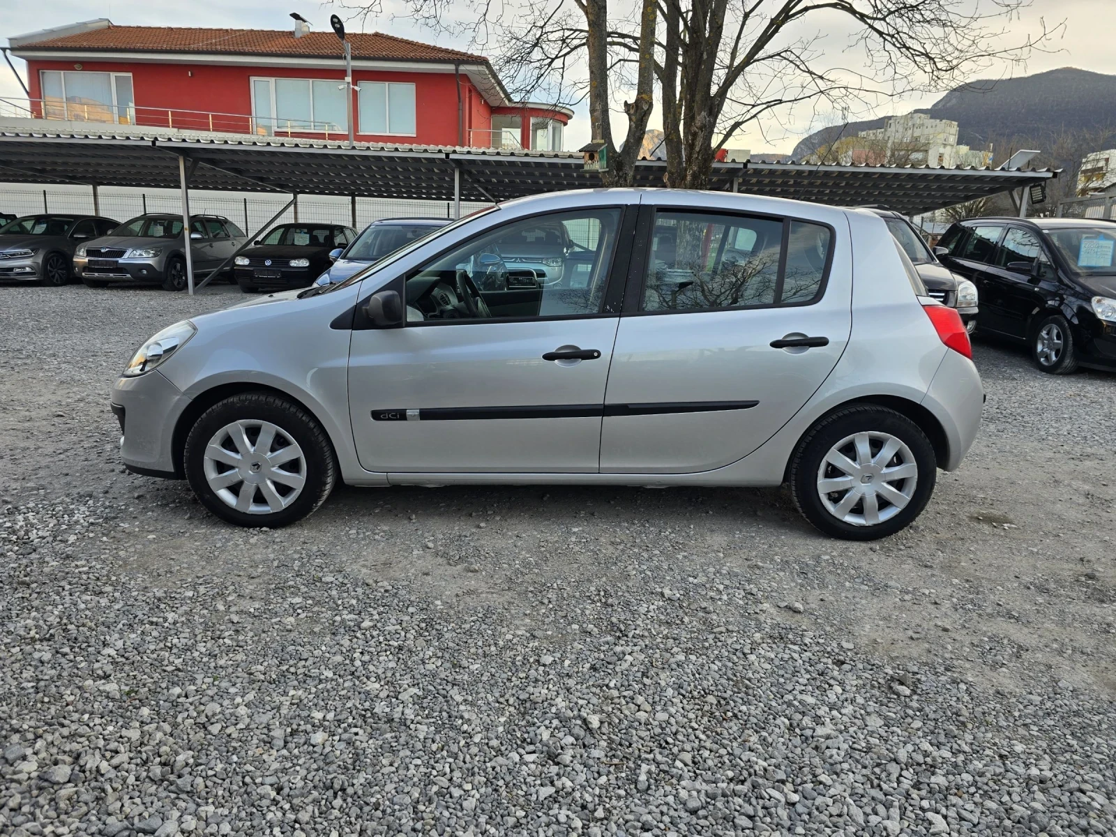 Renault Clio 1.5 DCI 137000KM, снимка 3 - Автомобили и джипове - 53503007