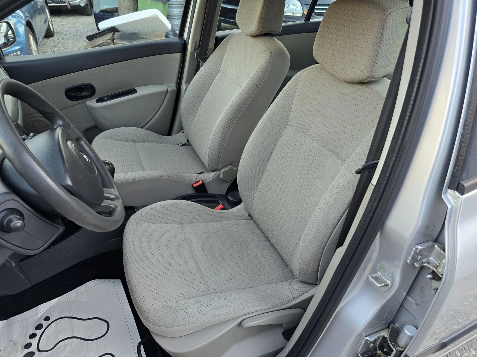 Renault Clio 1.5 DCI 137000KM, снимка 10 - Автомобили и джипове - 53503007