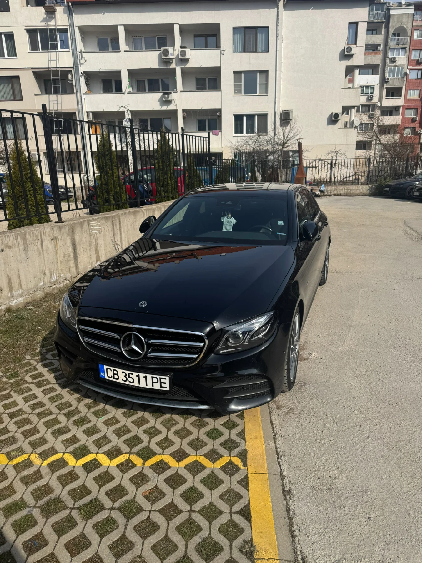 Mercedes-Benz E 220, снимка 3 - Автомобили и джипове - 53756386