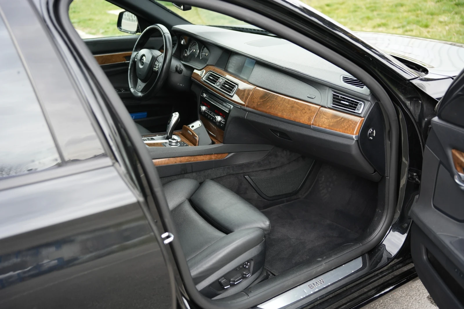 BMW 730 730D * 8ZF автомат * Подгрев* Щори* Ел. Багажник, снимка 7 - Автомобили и джипове - 53940834