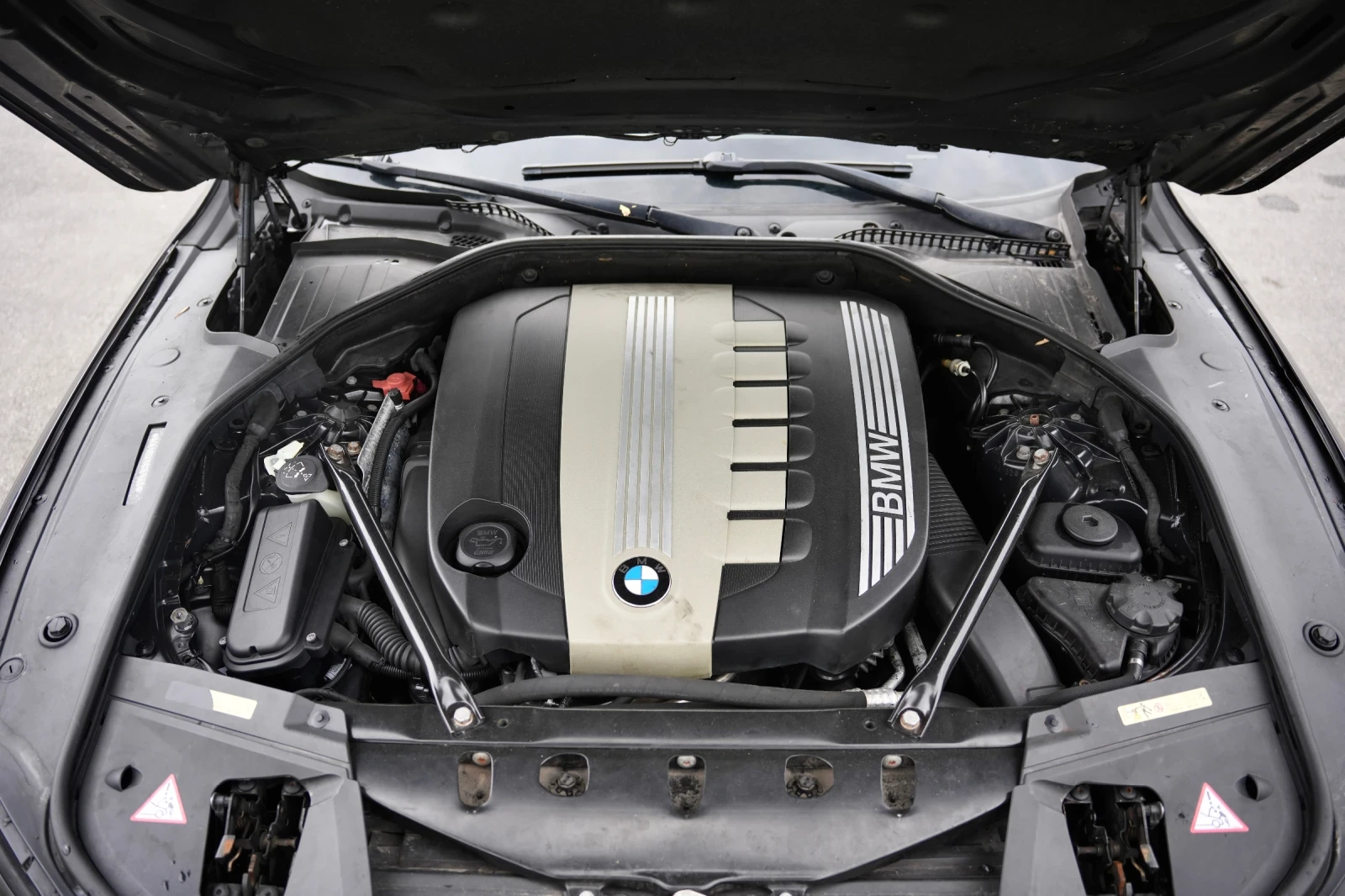 BMW 730 730D * 8ZF автомат * Подгрев* Щори* Ел. Багажник, снимка 17 - Автомобили и джипове - 53940834