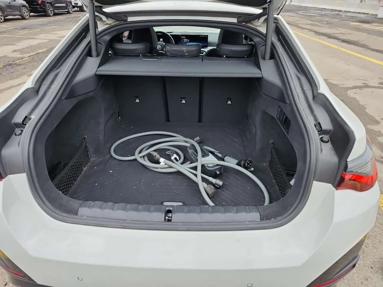 BMW i4 EDRIVE40  CARFAX, снимка 14 - Автомобили и джипове - 54070660