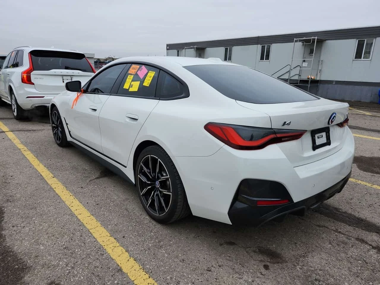 BMW i4 EDRIVE40  CARFAX, снимка 4 - Автомобили и джипове - 54070660