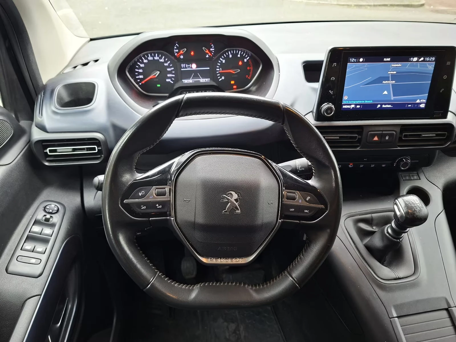 Peugeot Rifter ALLURE/102HP/CAM/LED/NAVI/CPLAY/151q, снимка 6 - Автомобили и джипове - 54149852