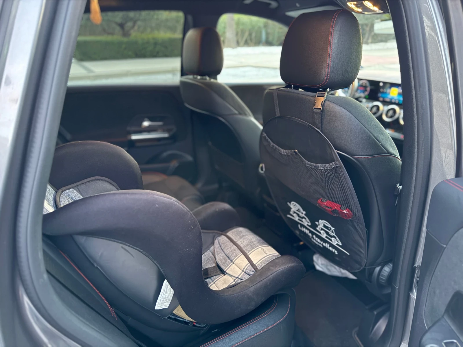 Mercedes-Benz B 180 AMG DCT, снимка 11 - Автомобили и джипове - 54156119