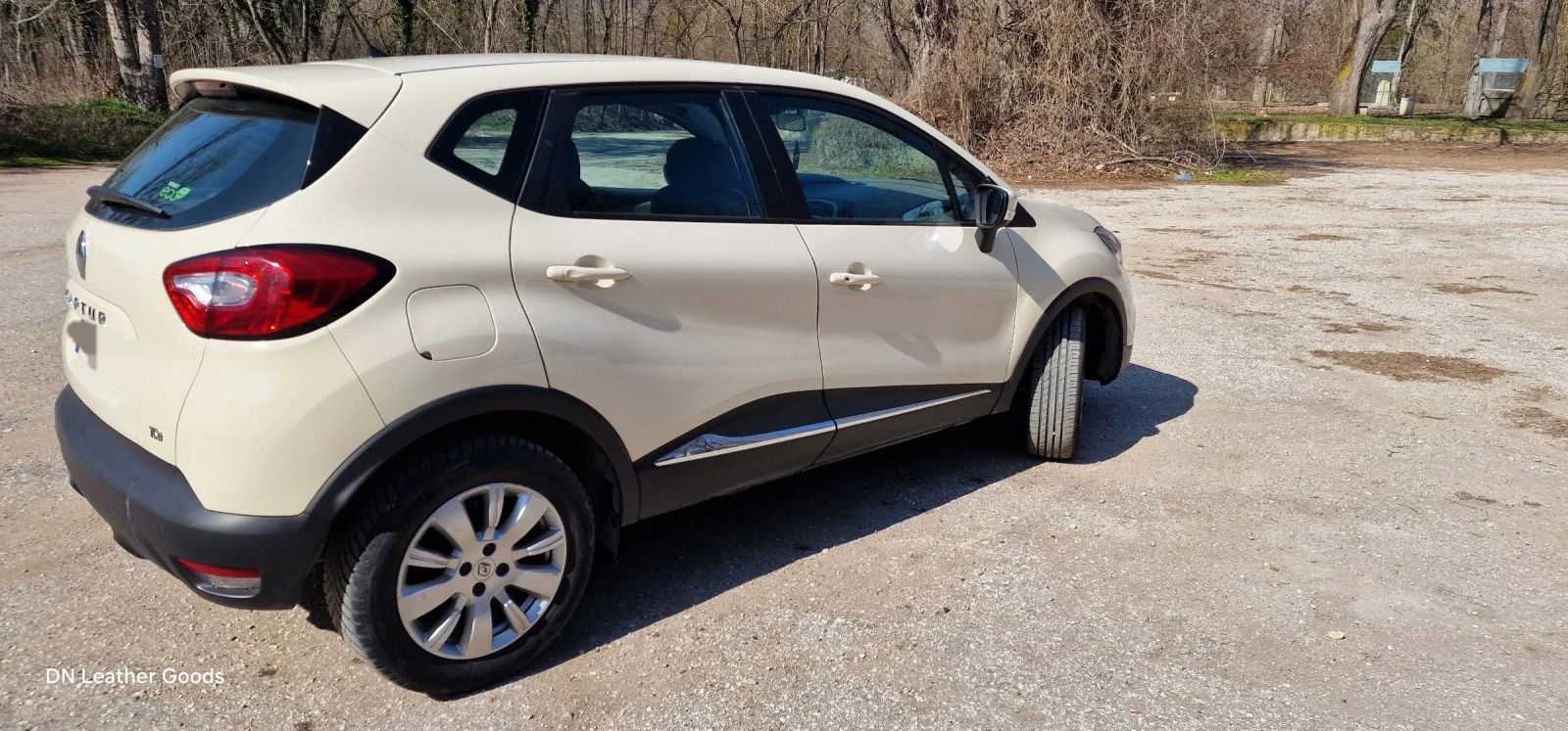 Renault Captur 0.9, снимка 3 - Автомобили и джипове - 54299420