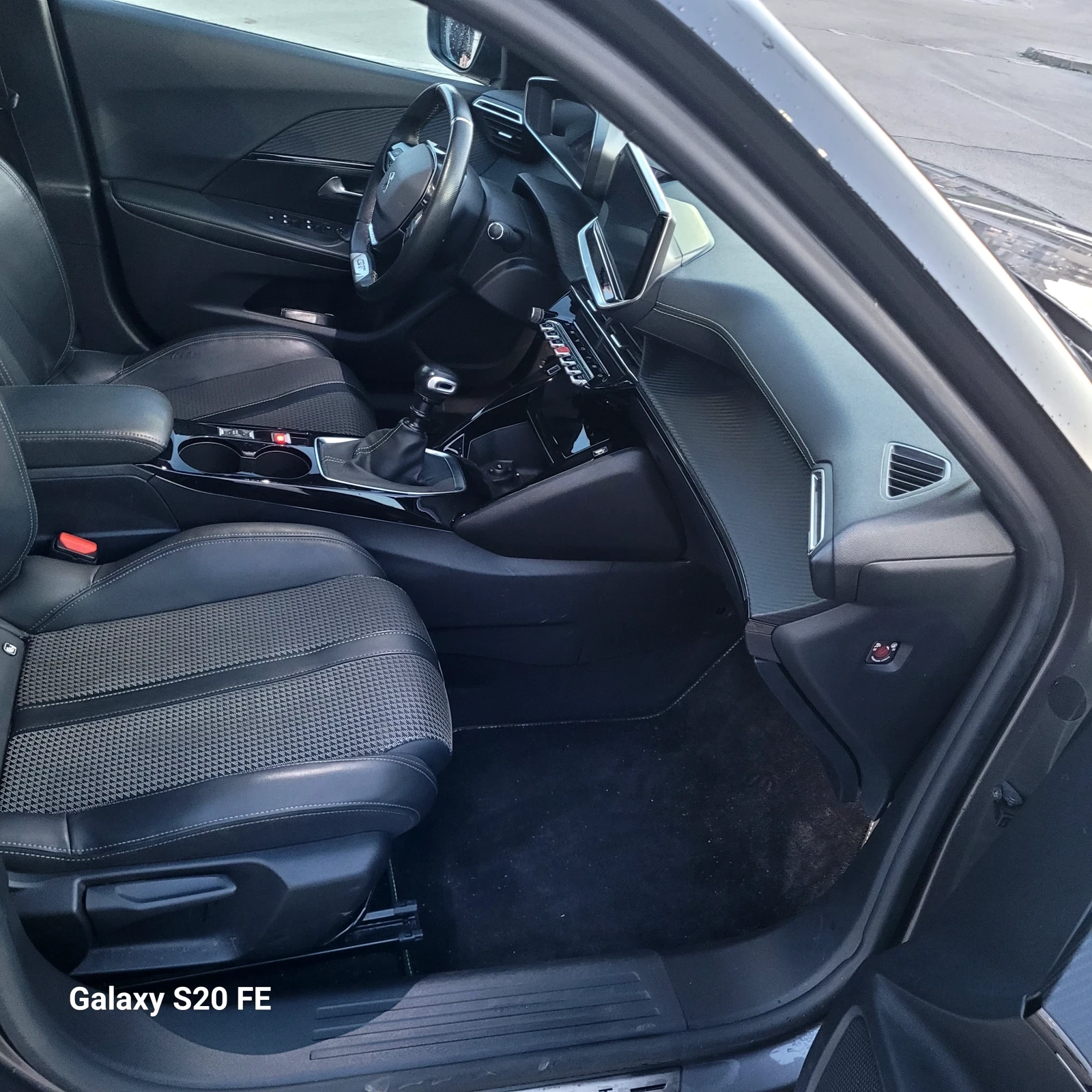 Peugeot 2008 GT Line, снимка 8 - Автомобили и джипове - 54372208