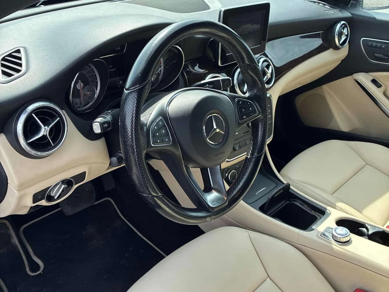 Mercedes-Benz CLA 250 * ПОДГРЕВ * ПАНОРАМА * ОТ ПРЕДСТАВИТЕЛСТВО, снимка 9 - Автомобили и джипове - 54488711