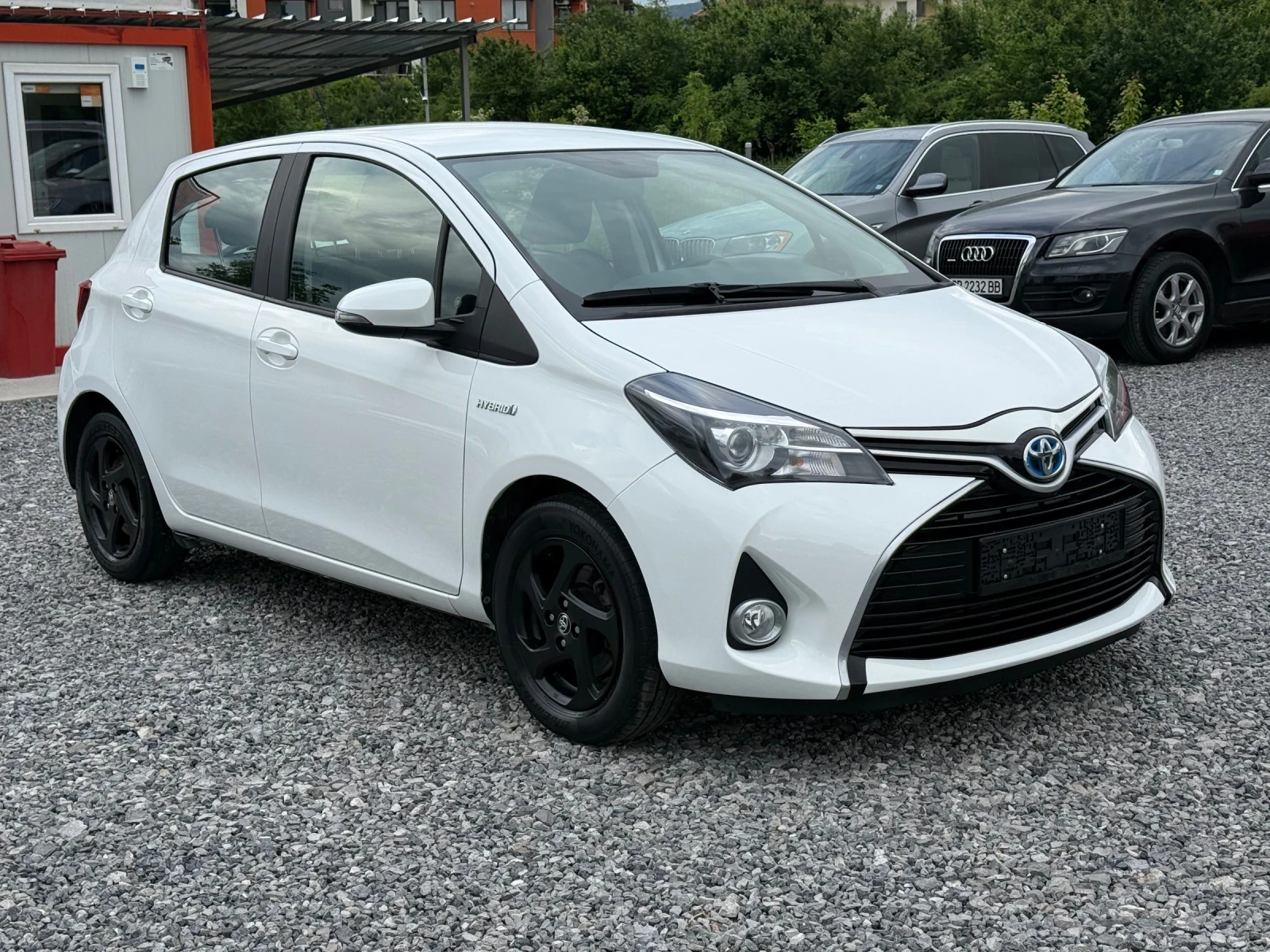 Toyota Yaris Facelift 2016г. 1.5 (100 кс)Hybrid e-CVT/97 000км, снимка 3 - Автомобили и джипове - 54634200