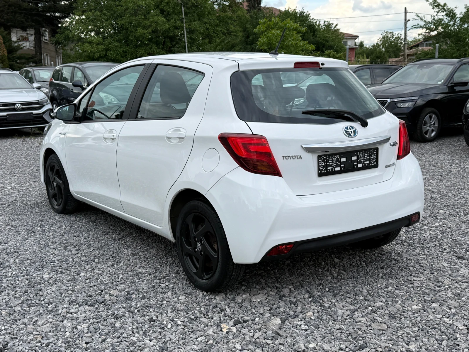 Toyota Yaris Facelift 2016г. 1.5 (100 кс)Hybrid e-CVT/97 000км, снимка 6 - Автомобили и джипове - 54634200