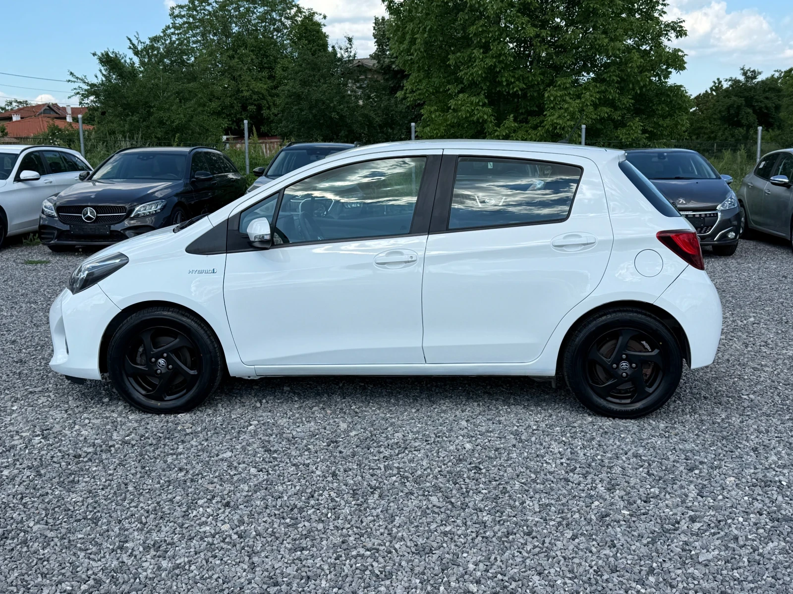 Toyota Yaris Facelift 1.5 (100 кс) Hybrid /97 000км./ Нови гуми, снимка 5 - Автомобили и джипове - 54634200